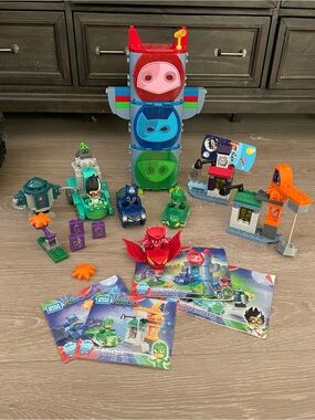PJ Masks Building Playset with Red, Blue & Green Figures - Brand: Not Visible